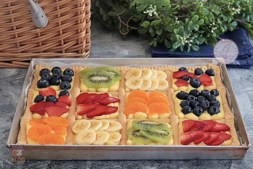 crostata di frutta a scacchi