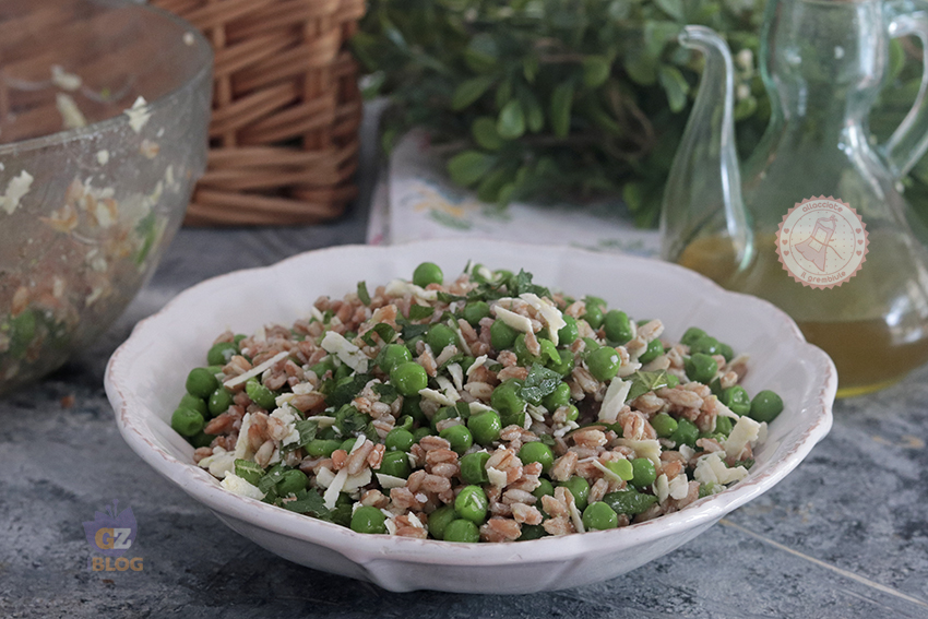 Insalata di farro piselli e ricotta salata