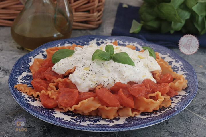 Pasta pomodorini e burrata
