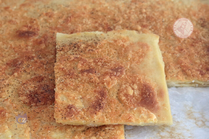 Schiacciata di patate cacio e pepe