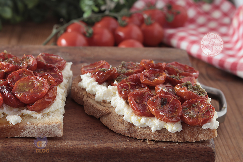 Bruschette con ricotta e pomodorini arrosto ricetta