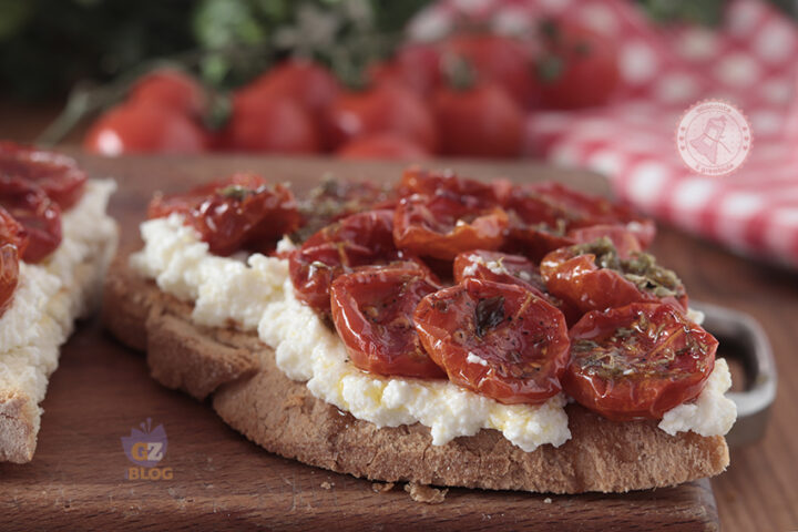 Bruschette con ricotta e pomodorini arrosto ricetta
