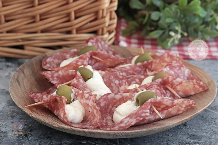 Barchette di salame fredde ricetta