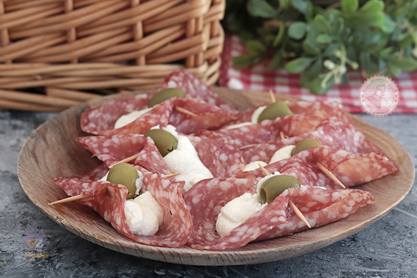 Barchette di salame fredde ricetta