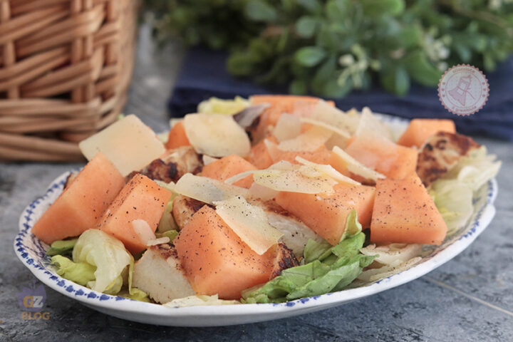 Insalata di melone e pollo marinato ricetta