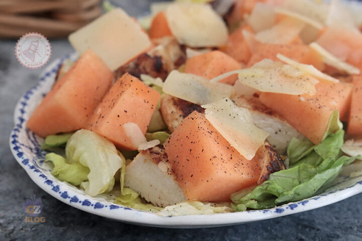 Insalata di melone e pollo marinato ricetta
