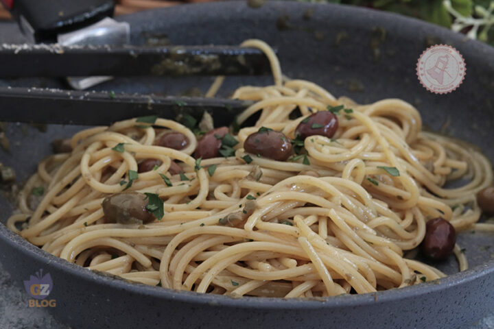 Pasta alla puttanesca senza pomodoro ricetta