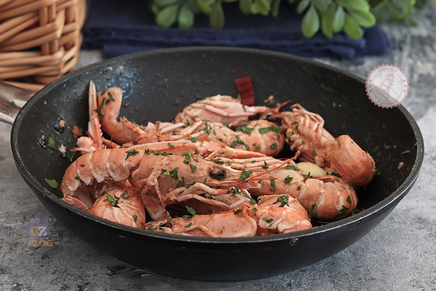 Scampi in padella ricetta