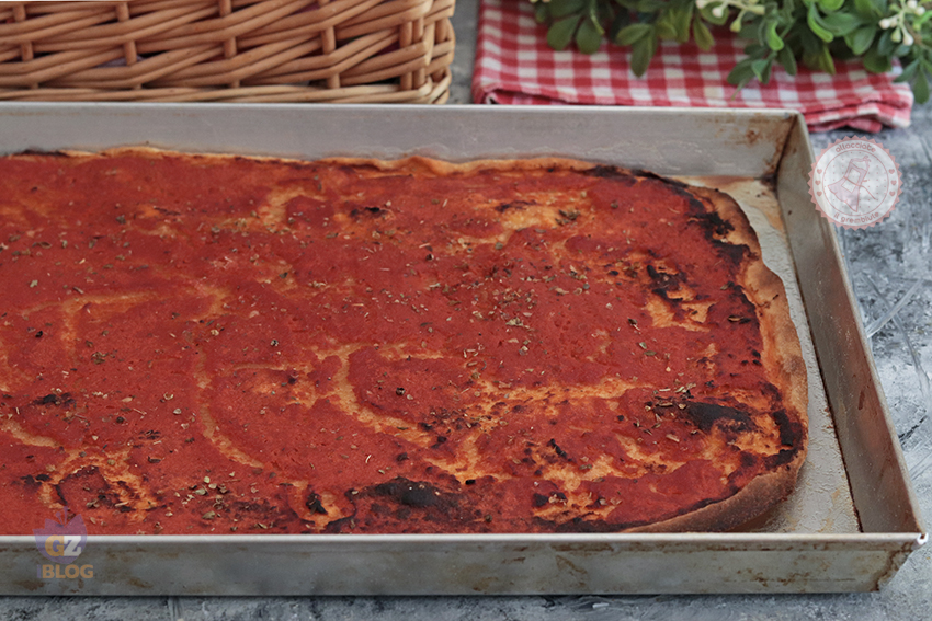 Pizza secca senza lievito ricetta
