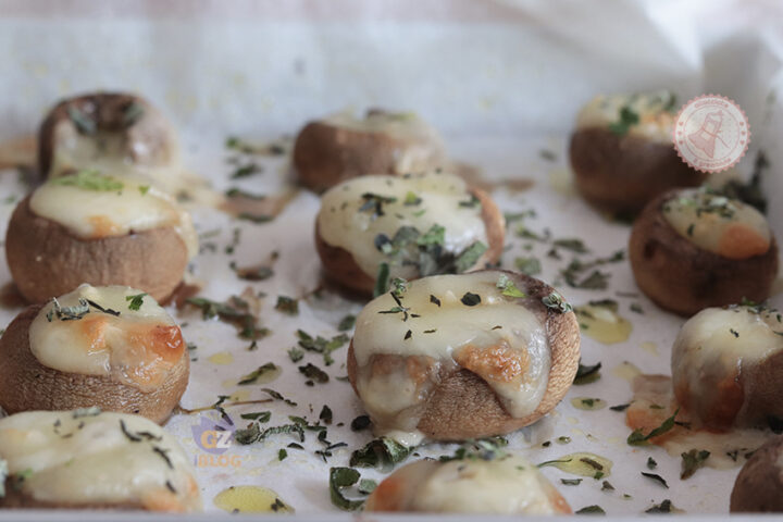 Funghi farciti al formaggio ricetta