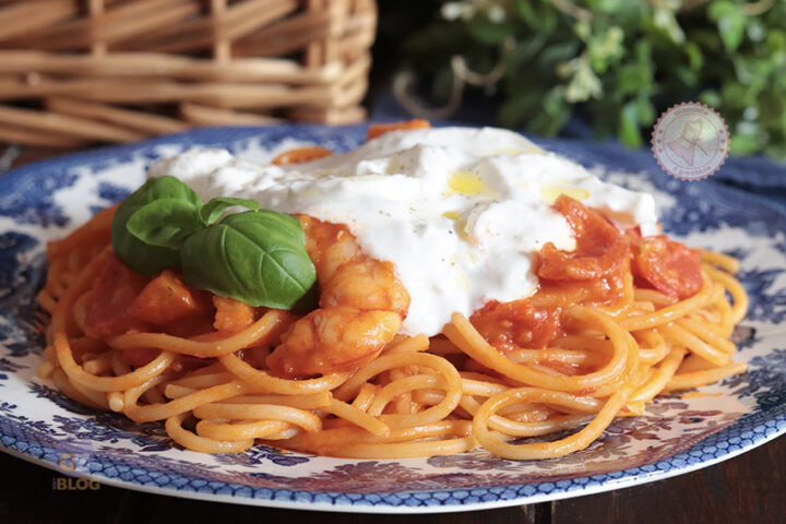 pasta gamberi e burrata ricetta