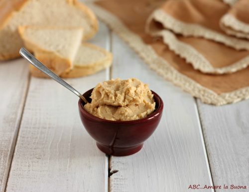 Mousse di salmone e ceci