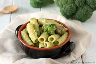 pasta con broccoli e salsiccia