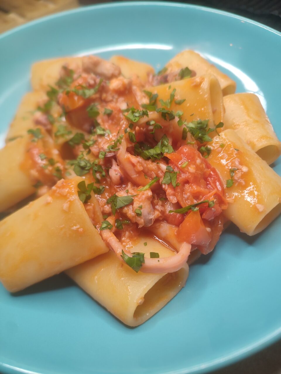 le mie ricette-Paccheri con sugo di pesce - CUCINO E MAGNO