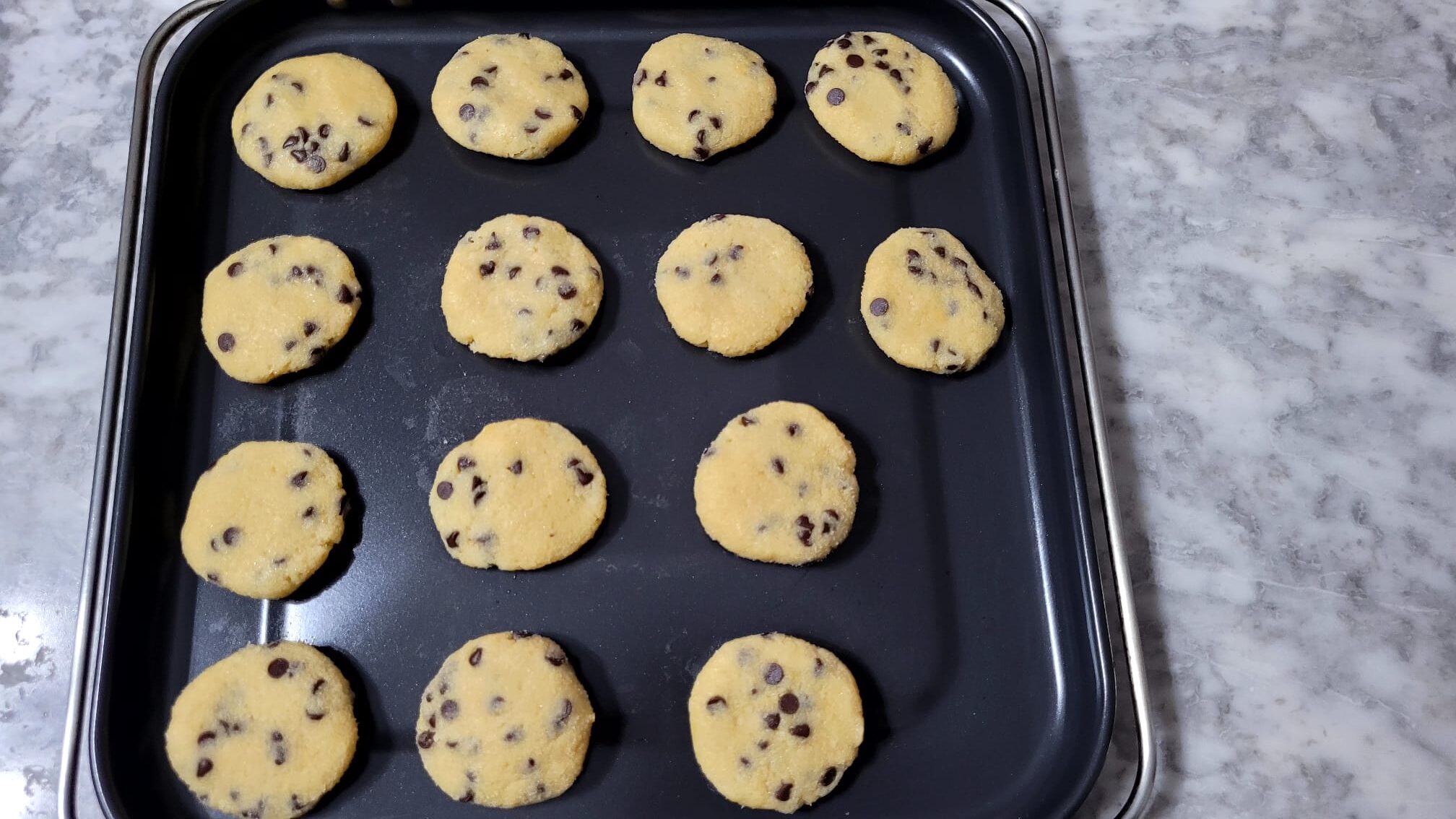Biscotti con Gocce di Cioccolato