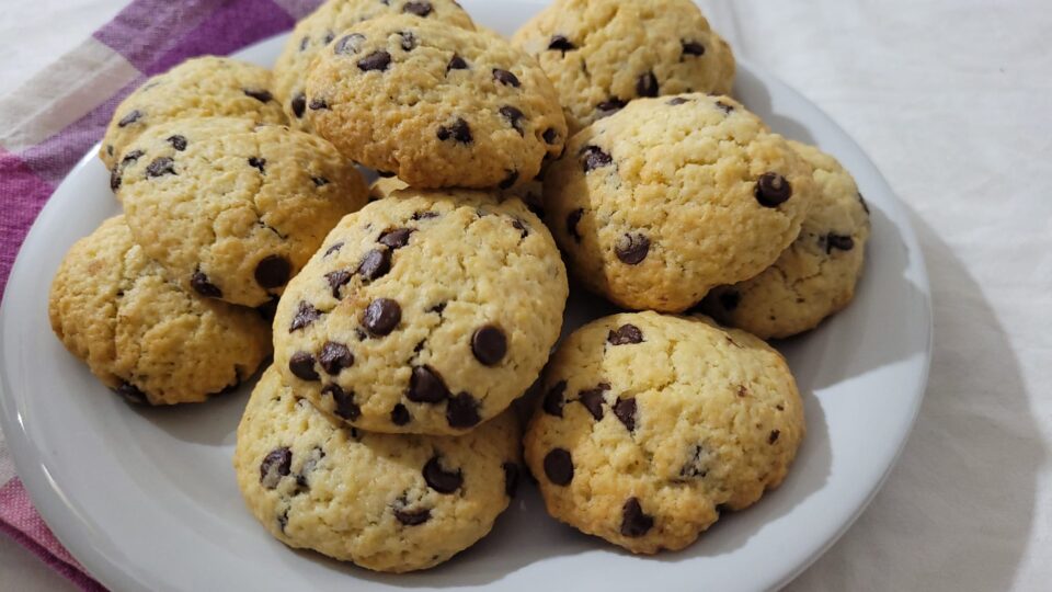Biscotti con Gocce di Cioccolato