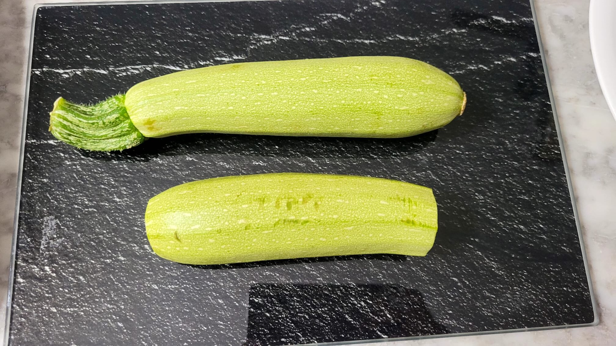 Zucchine Ripiene con Formaggio e Pinoli in friggitrice ad aria