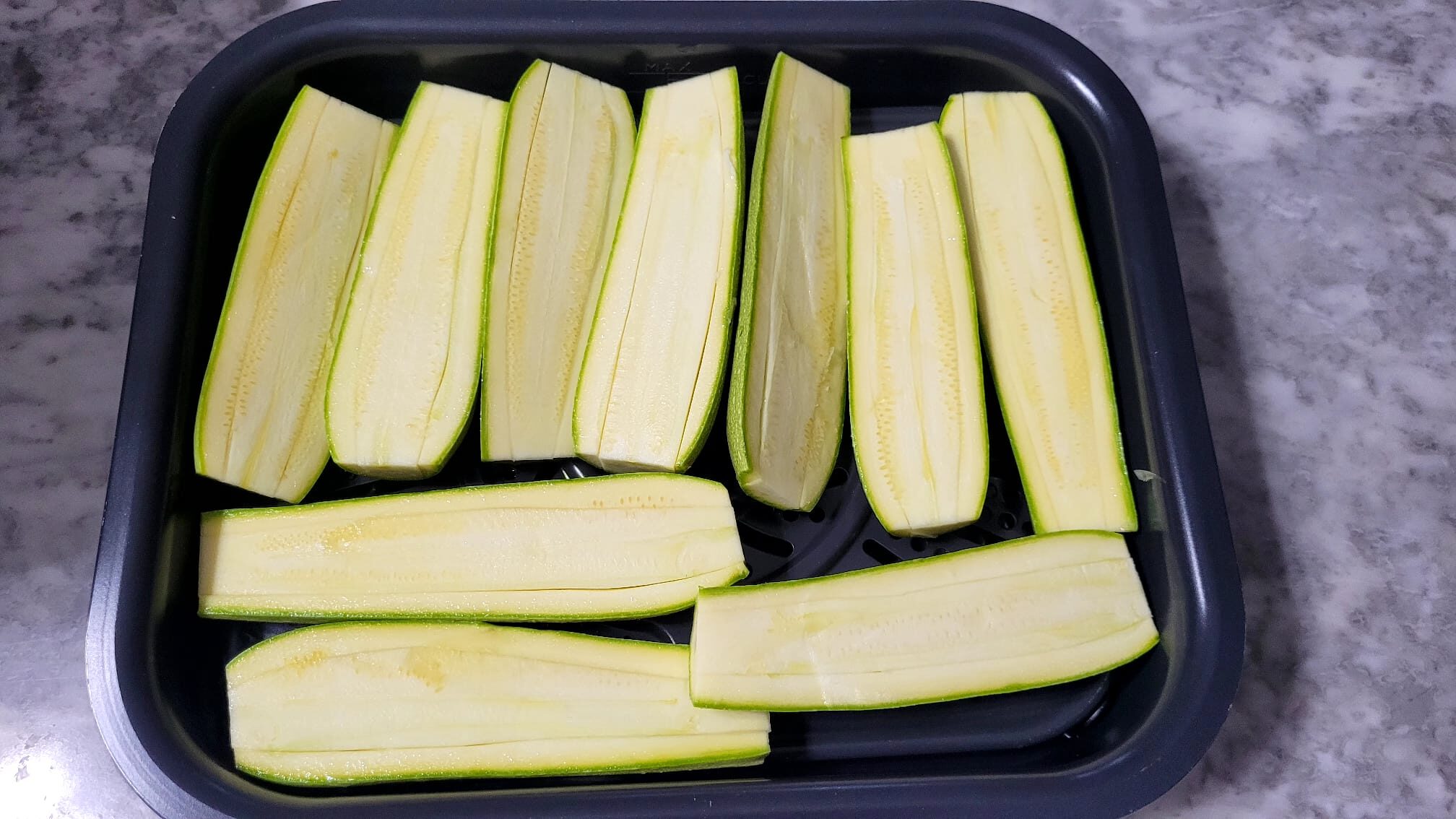 Zucchine Ripiene con Formaggio e Pinoli in friggitrice ad aria