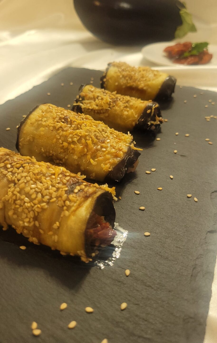 Involtini di melanzane mediterranei in friggitrice ad aria