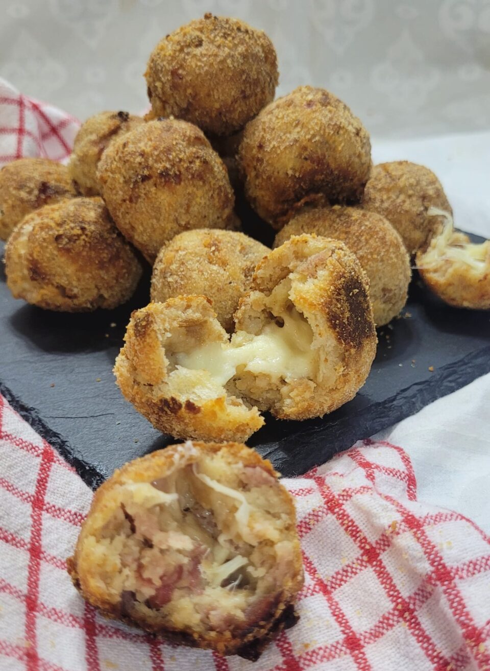 Polpette di pane con speck in Friggitrice ad Aria