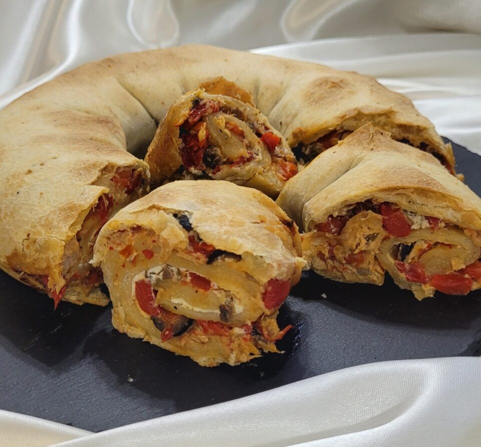 Ciambella arrotolata con tonno e peperoni in Friggitrice ad Aria