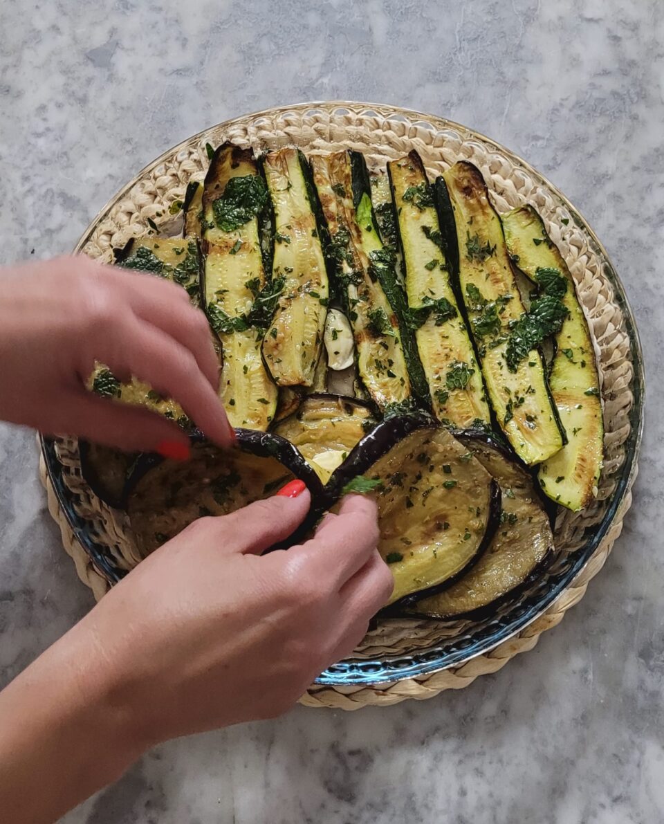 Zucchine e melanzane in friggitrice ad aria con vinaigrette al limone