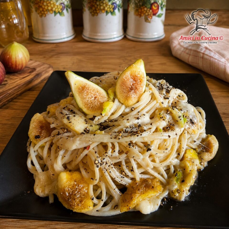 Spaghetti con crema al pecorino e fichi freschi