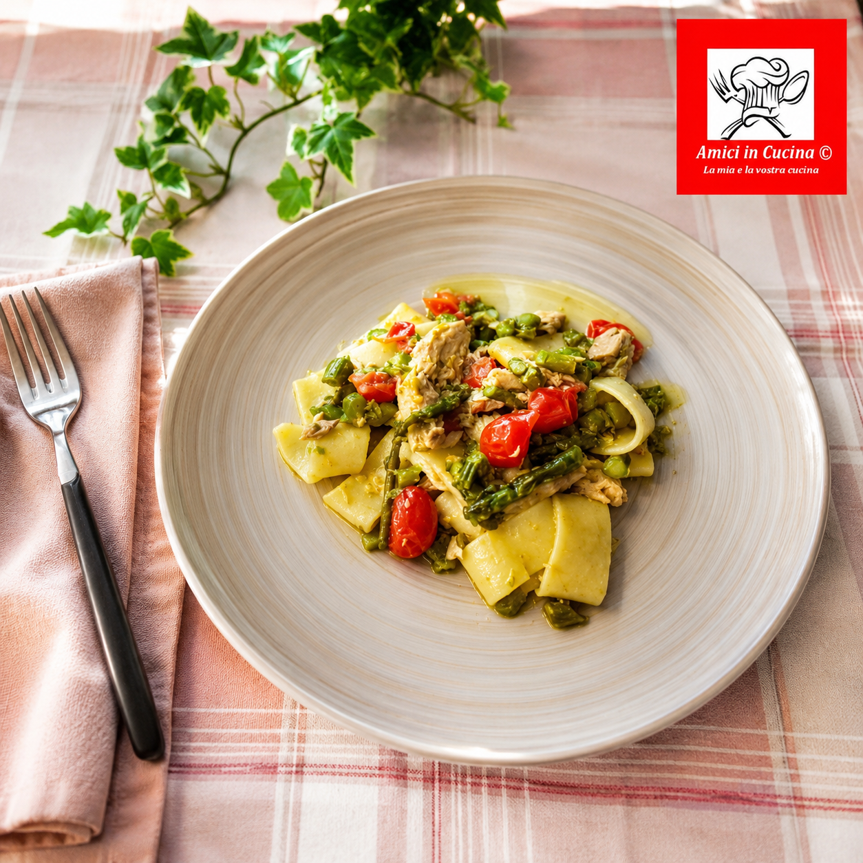 Calamarata con asparagi, pomodorini e sgombro – Ricetta di Tiziana Ricciardi