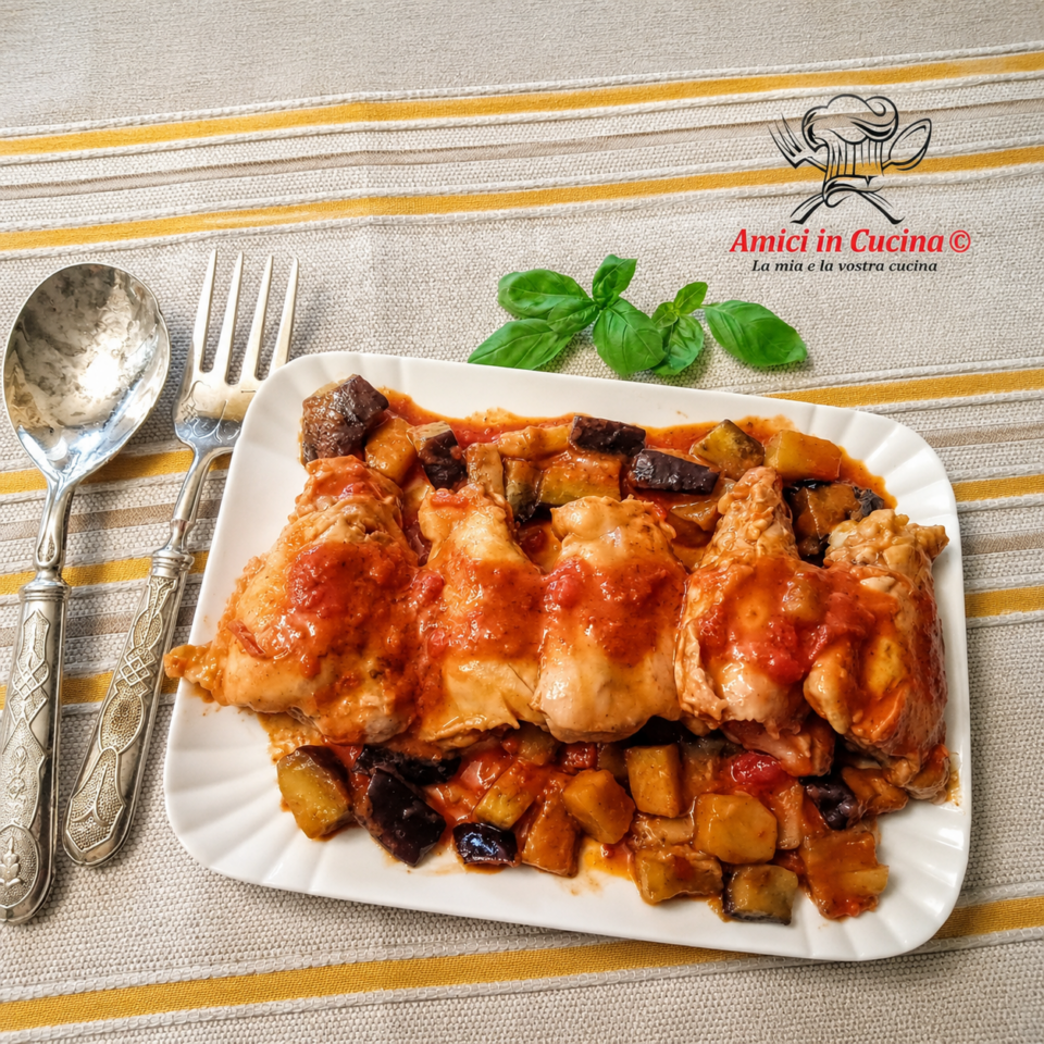 Sovracosce di pollo e melanzane al sugo con pomodoro e origano