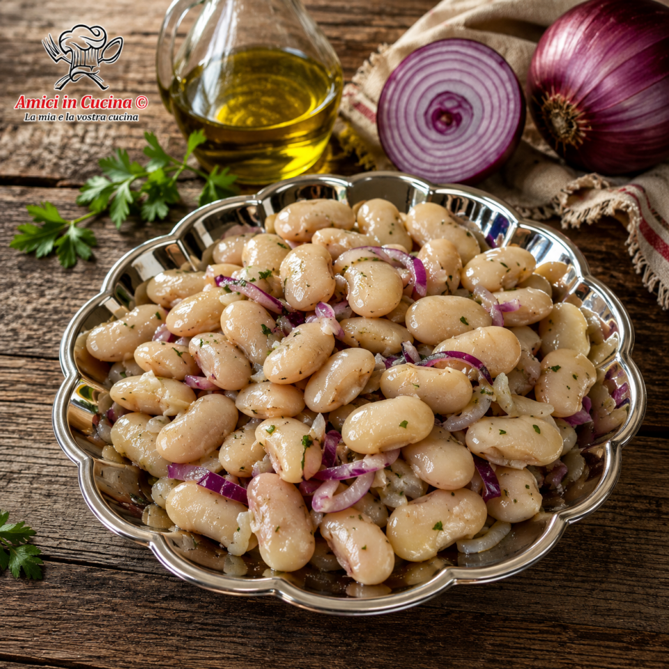 Insalata di fagioli Corona con cipolla rossa e olio extravergine d'oliva, ricetta estiva semplice e genuina.