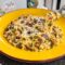 Risotto ai funghi e salsiccia: il primo piatto cremoso dal sapore avvolgente