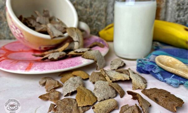 Platano flakes fatti in casa senza zucchero: la ricetta dei finti cerali