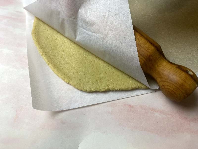 lavorare impasto biscotti matcha
