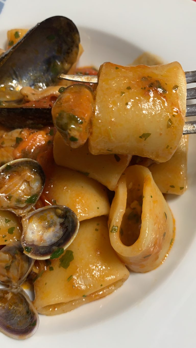 Mezzi Paccheri ai frutti di mare - Ammore, Cucina e Mandolino