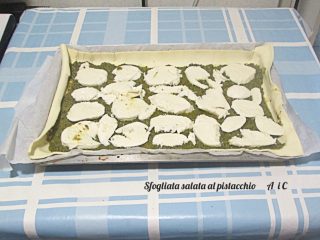 Sfogliata salata al pistacchio