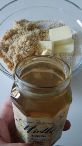 biscotti integrali con miele e nocciole