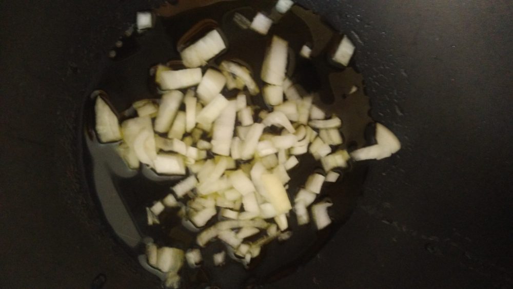 peperoni con cipolla in padella