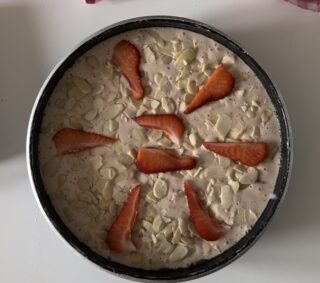 torta alle fragole con couscous