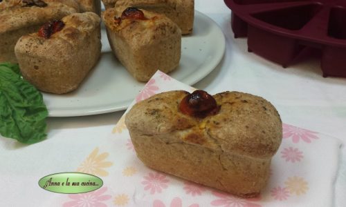 Spicchi di pane farciti Spicchi di pane farciti