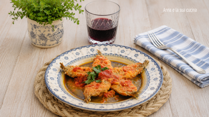 Alici impanate al sugo di pomodoro