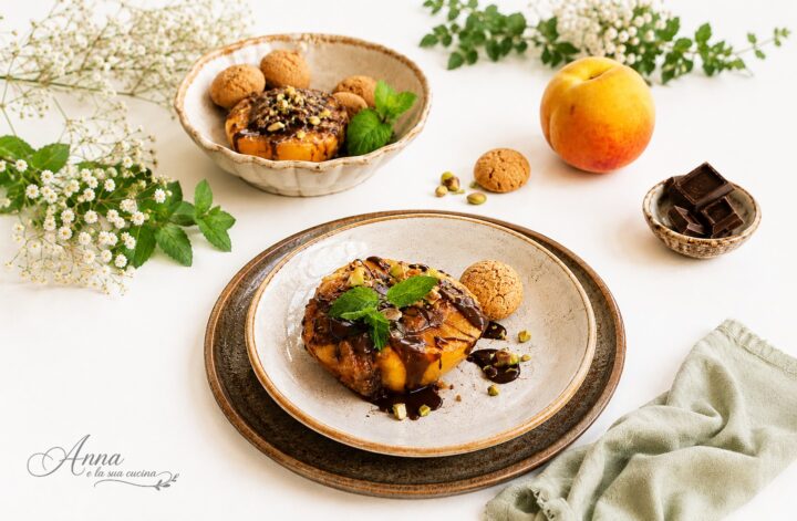 Pesche ripiene di marmellata e amaretti