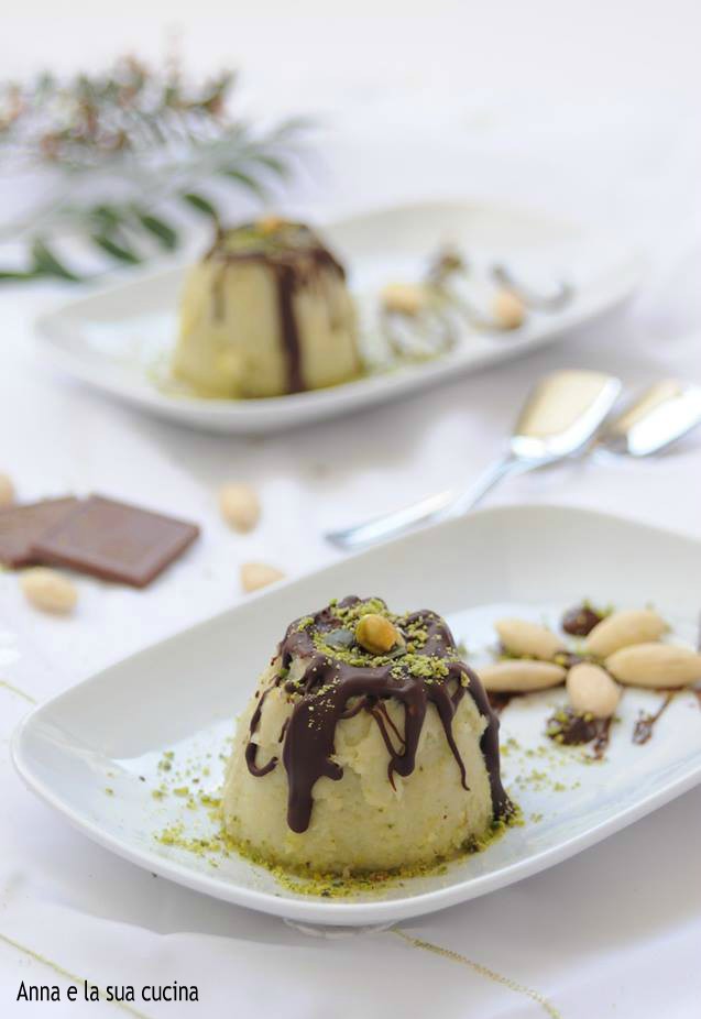 Panna cotta con pistacchi e mandorle
