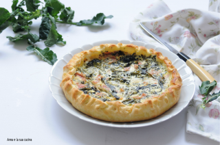 Torta salata di sfoglia ripiena di broccoli