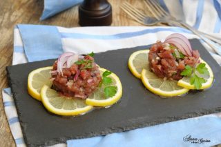 Tartare di tonno con cipolla