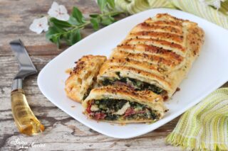 Strudel con verdure e provolone torta salata gustosa
