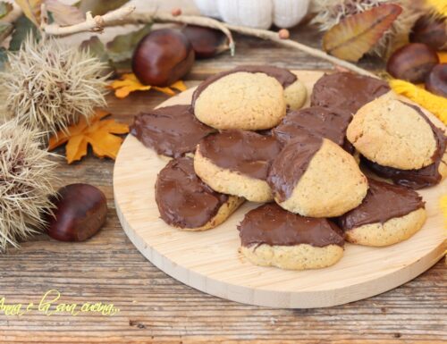 Castagnotti biscotti ricoperti di cioccolato