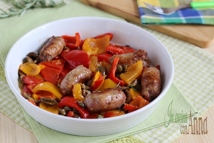 SALSICCIA E PEPERONI IN PADELLA (o al forno)