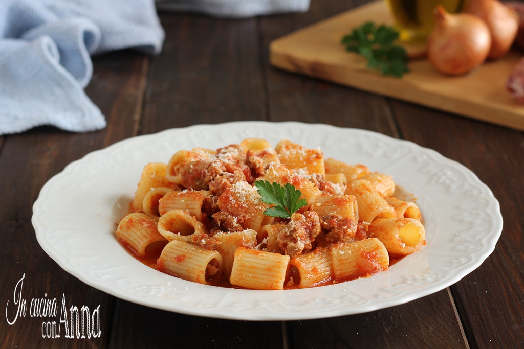 Rigatoni al ragù di salsiccia