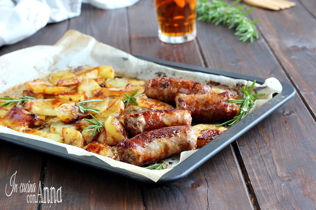 Salsiccia e patate alla salsa barbecue