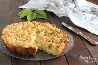 Crostata morbida alla crema e mele